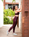 Burgundy : legging & brassière, tenue fitness super gainante