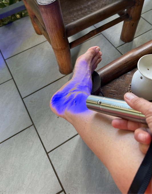 Attitude Torch™ – Lampe de Photobiomodulation LED Professionnelle